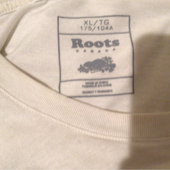 Men’s Roots bundled white T-Shirt and athleisure pants with classic logo - Picture 2 of 4
